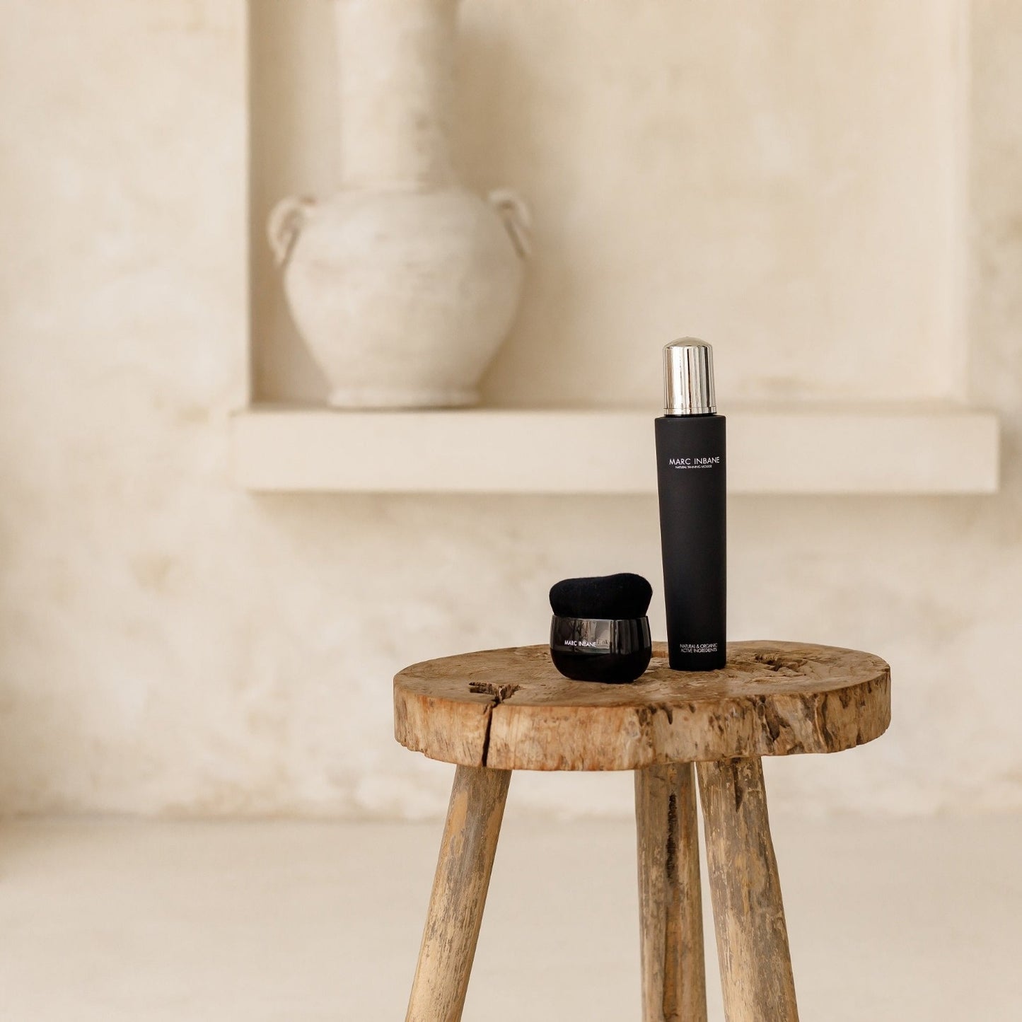 Marc Inbane body brush sammen med natural tanning spray